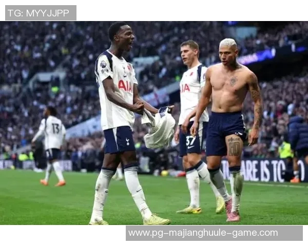 莱因克尔评论里沙利松脱衣庆祝行为引发补时延长的争议 莱因克尔评论里沙利松脱衣庆祝行为引发补时延长的争议