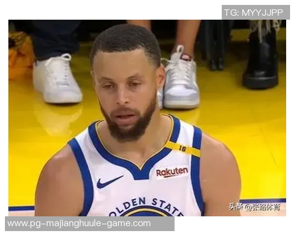 库里中场查看社媒恶评后下半场疯狂发力引发热议 库里中场查看社媒恶评后下半场疯狂发力引发热议