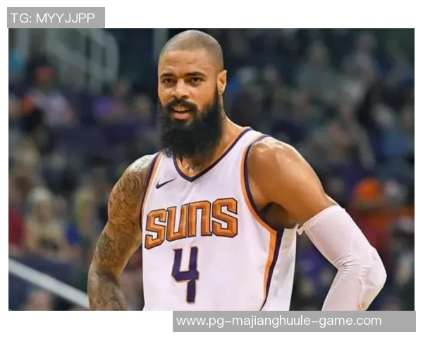 泰森盛赞阿伦内线脚步迅速与他并肩作战感到无比幸运